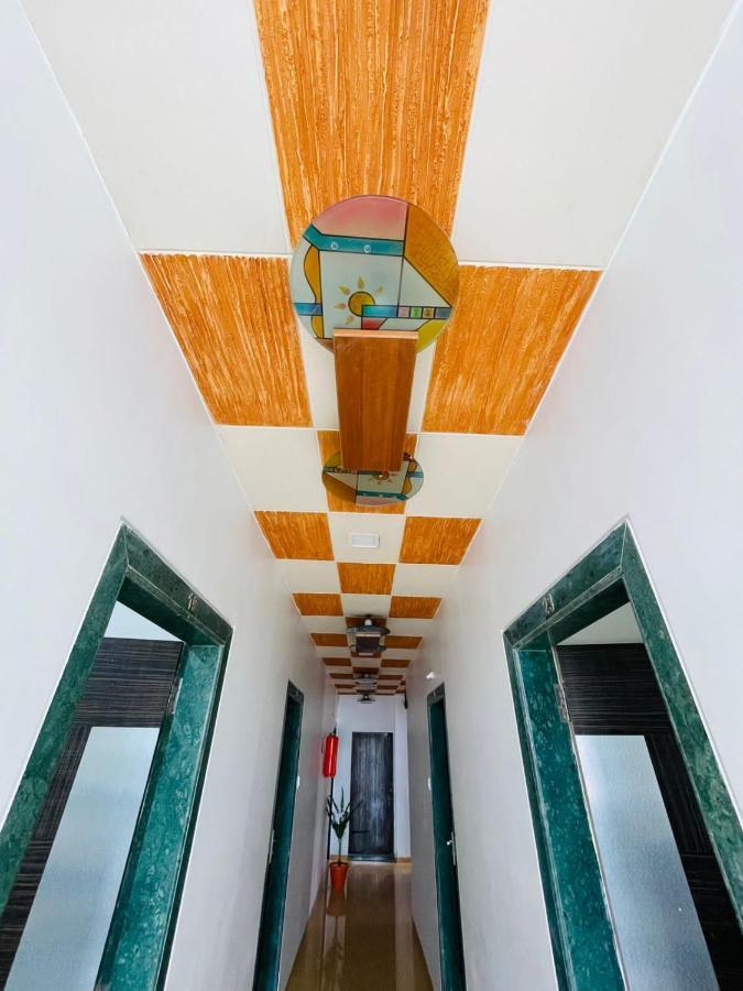 Hotel Holiday Pride Aurangābād Exterior foto