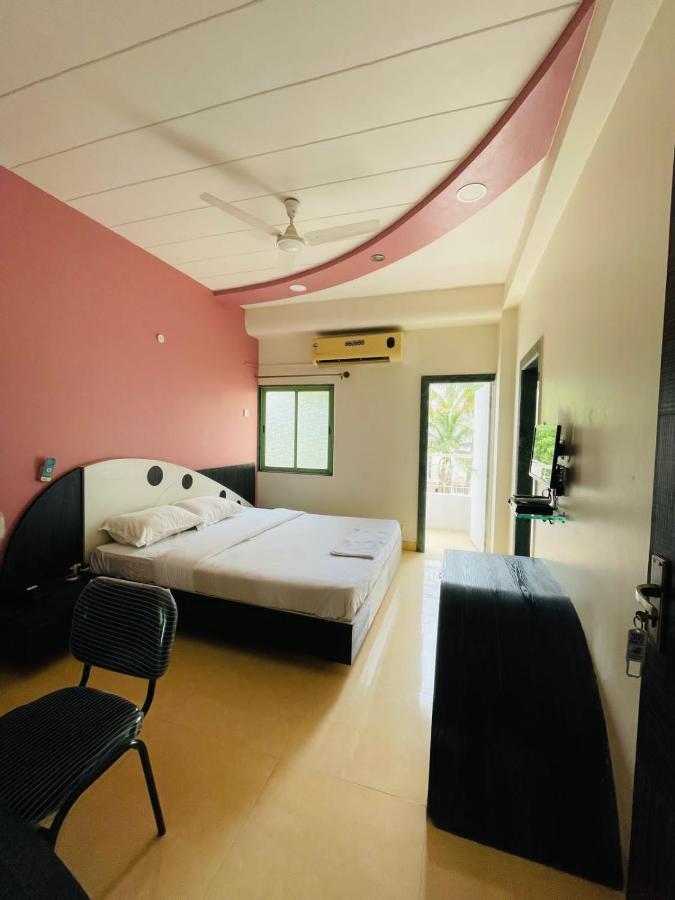 Hotel Holiday Pride Aurangābād Exterior foto